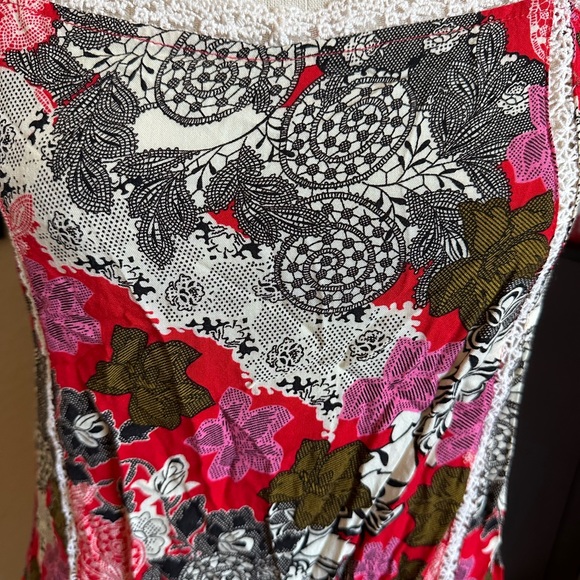 Umgee Boho Tank With Adjustable Straps. Size Medium - Picture 2 of 6